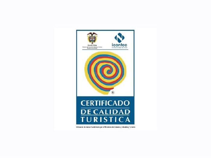 The official logo of Certificado De Calidad Turistica used at Hotel Isla Del Encanto