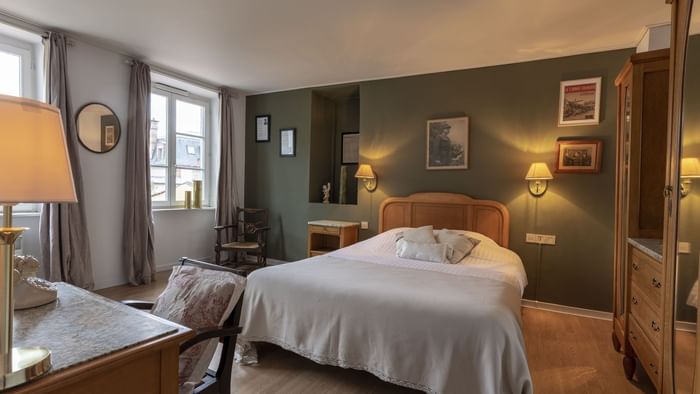 Interior of the Double bedroom at Hotel de la Balance