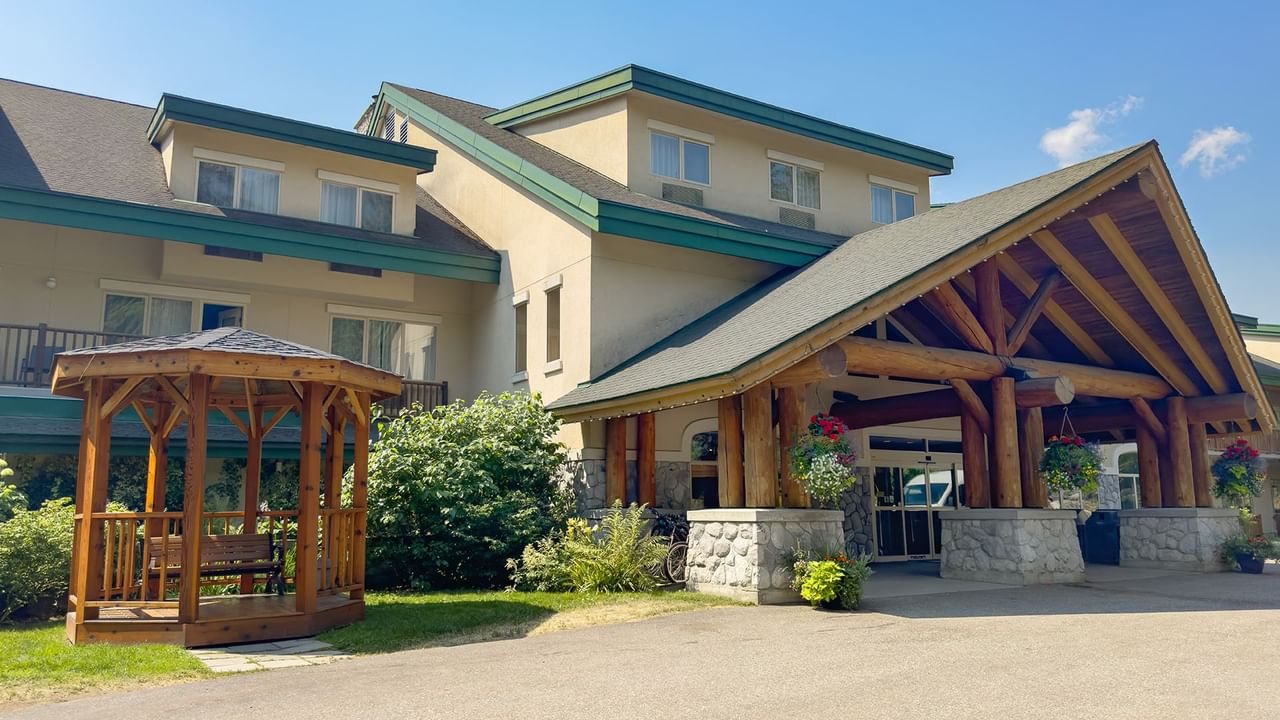 Exterior of Coast Hillcrest Hotel