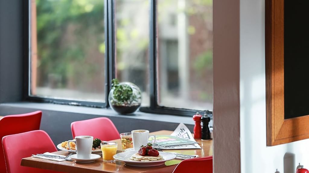 Dining Area at the Ibis Sydney World Square