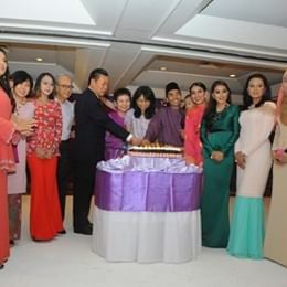 People gathered to cut a cake at The Federal Kuala Lumpur