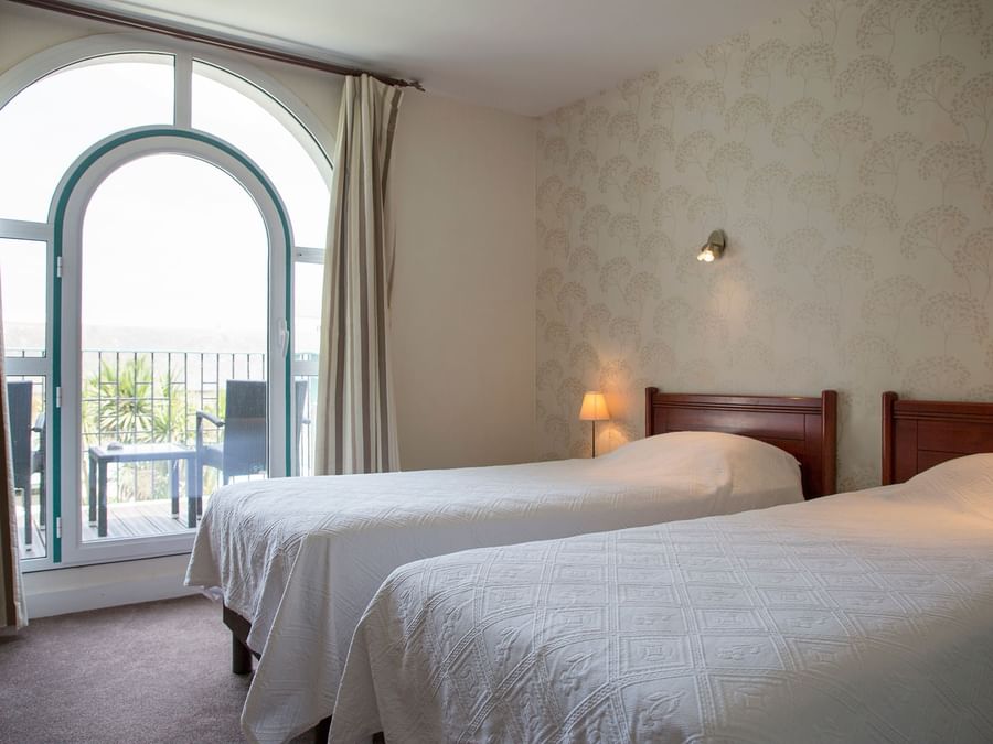 Twin Beds in Executive suite at Clos de Vallombreuse