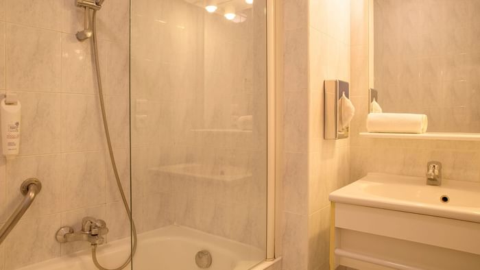 Bathroom interior in bedrooms at Hotel du Pont Roupt