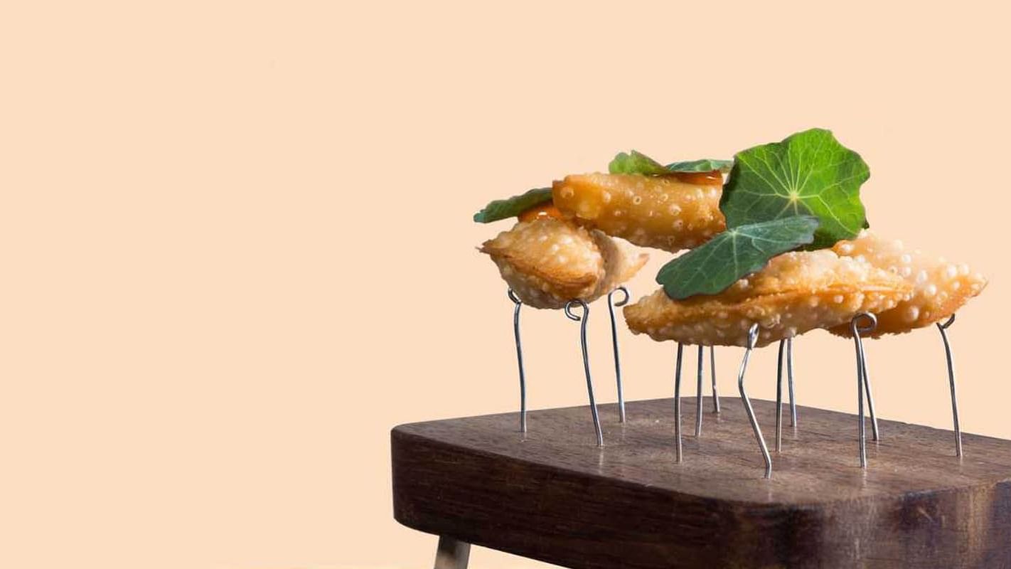 Empanadillas fritas del restaurante Virens en Almanac Group