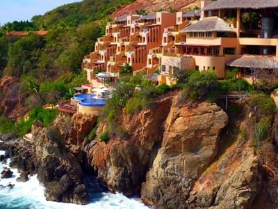 Splendid exterior view with the cliff at Cala de Mar