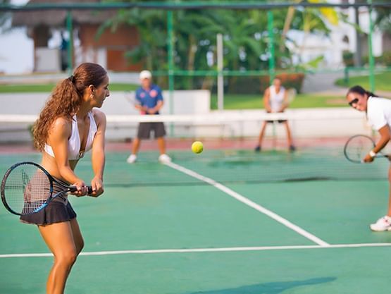 Tennis Courts at Sunset Plaza Beach Resort