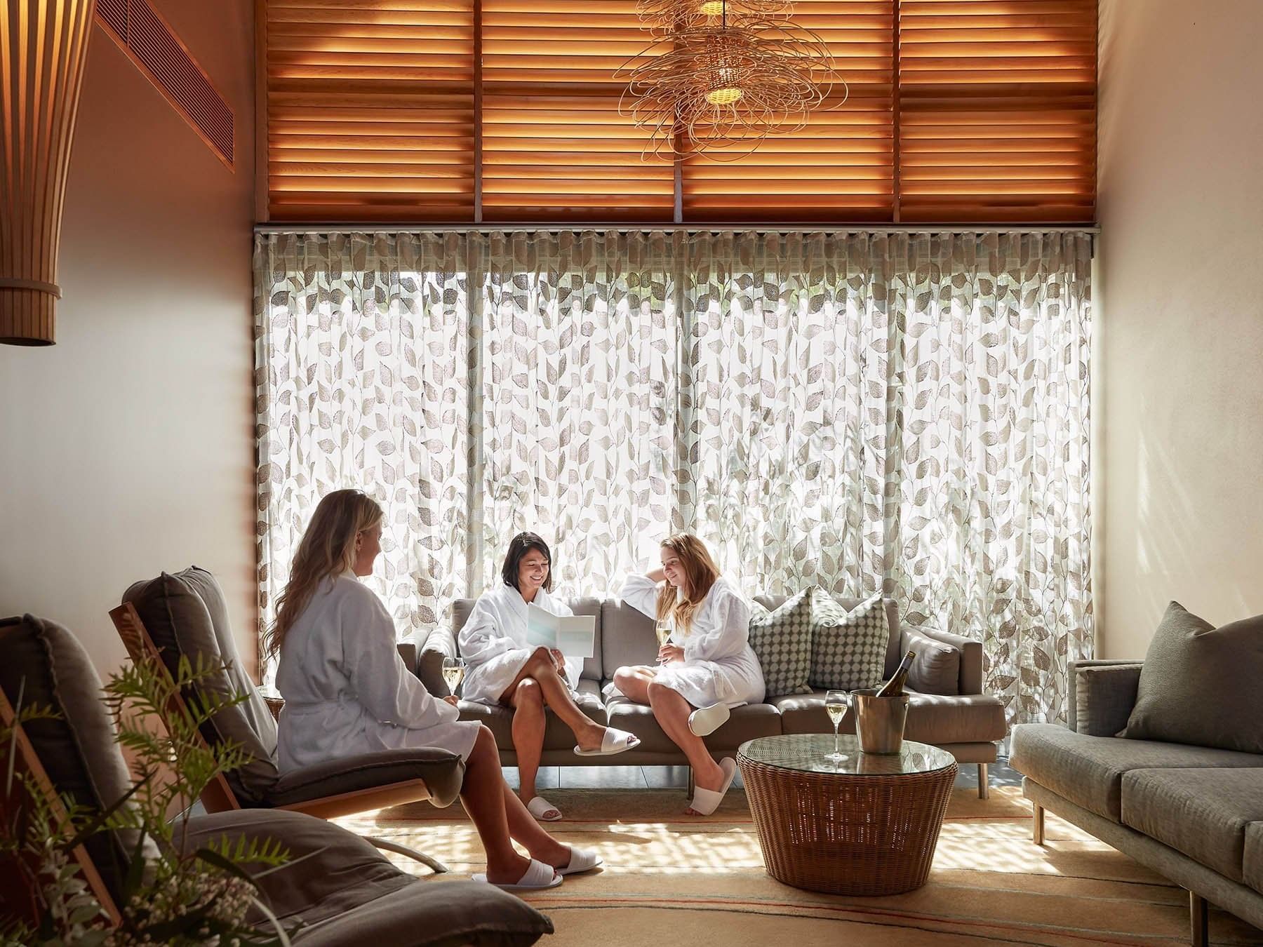 Group Relaxing and Connecting Vie Spa
