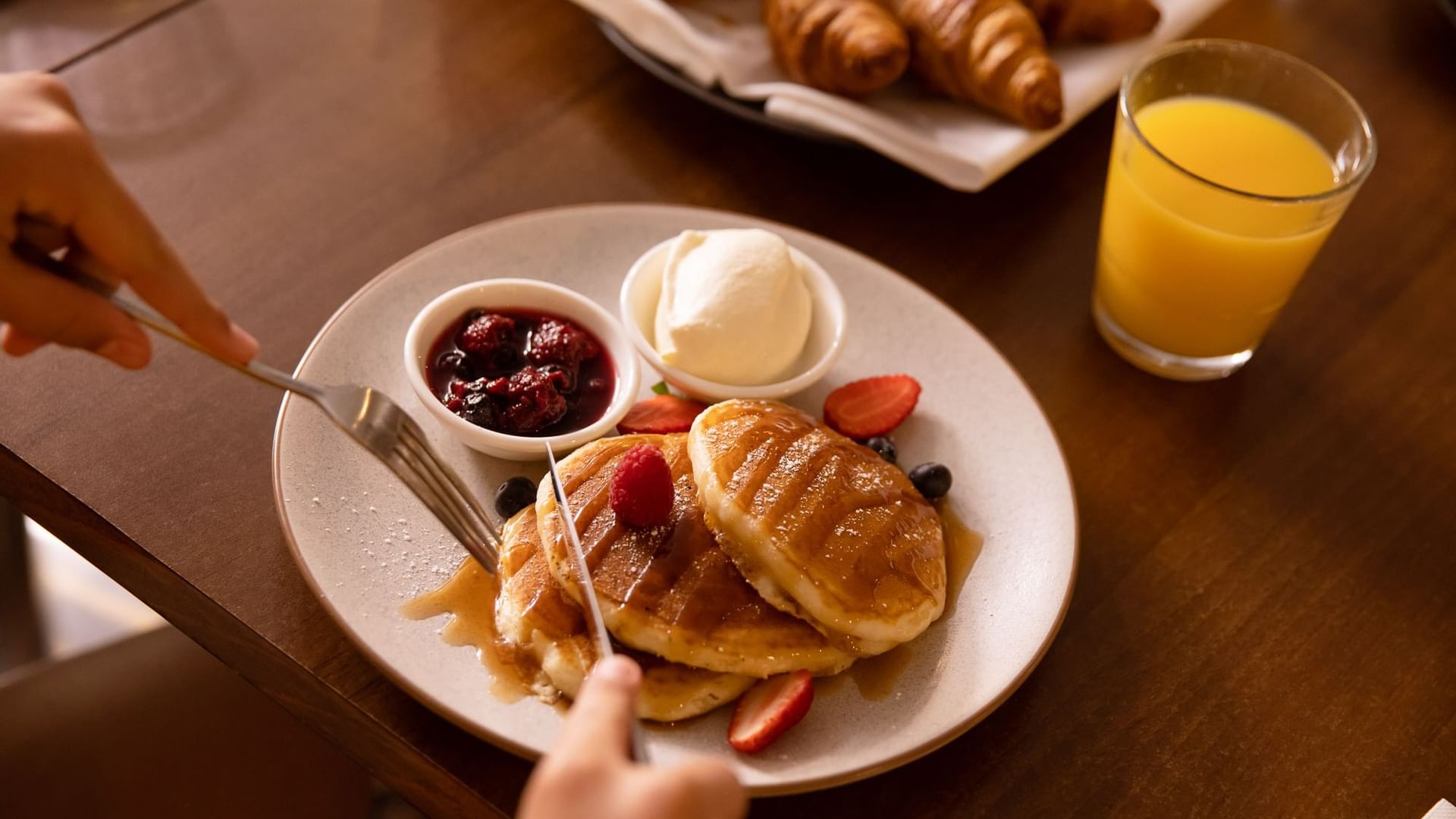 Novotel_Sydney_Parramatta_-_Breakfast_credit_Daniel_Boud_444