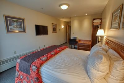 Side view of the bedroom at Bear Lodge 