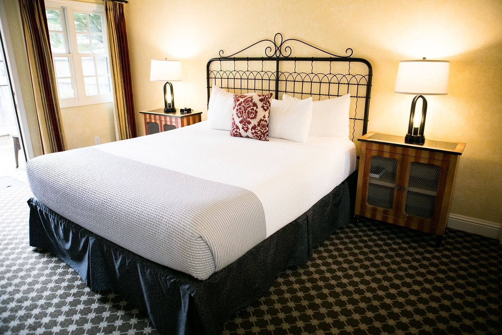 Christmas Dinners at the Lodge | Moonstone Hotels - Cambria Pines Lodge