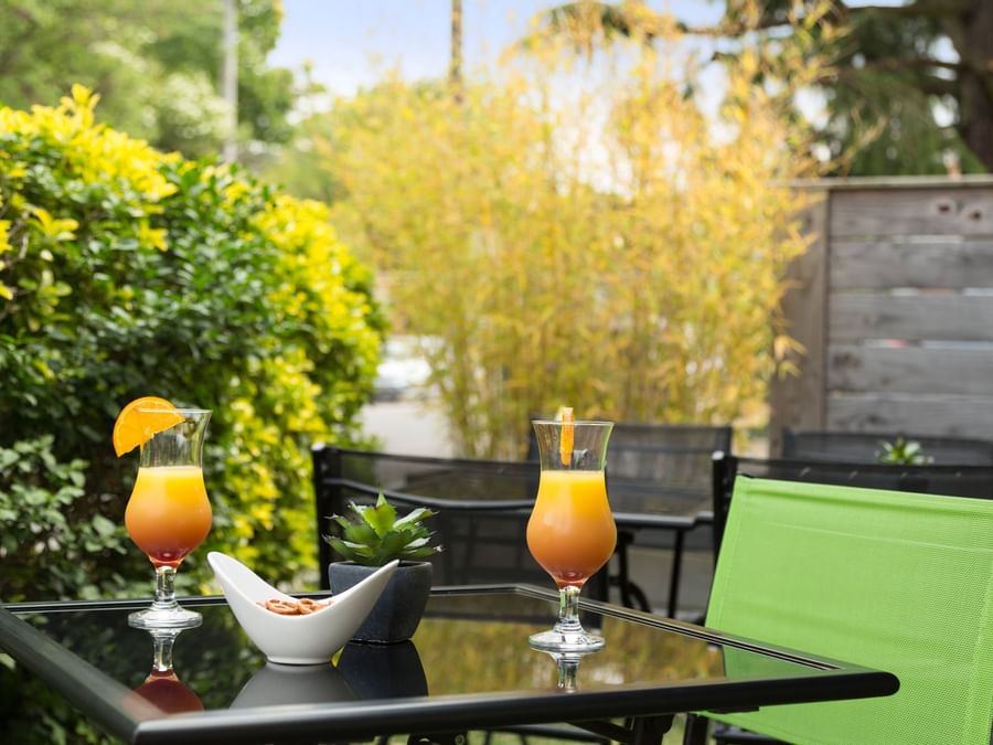 Beverages served in the garden lounge at Hotel Dau Ly