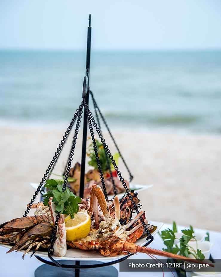 picnic by the sea with seafood platter - Grand Lexis PD 