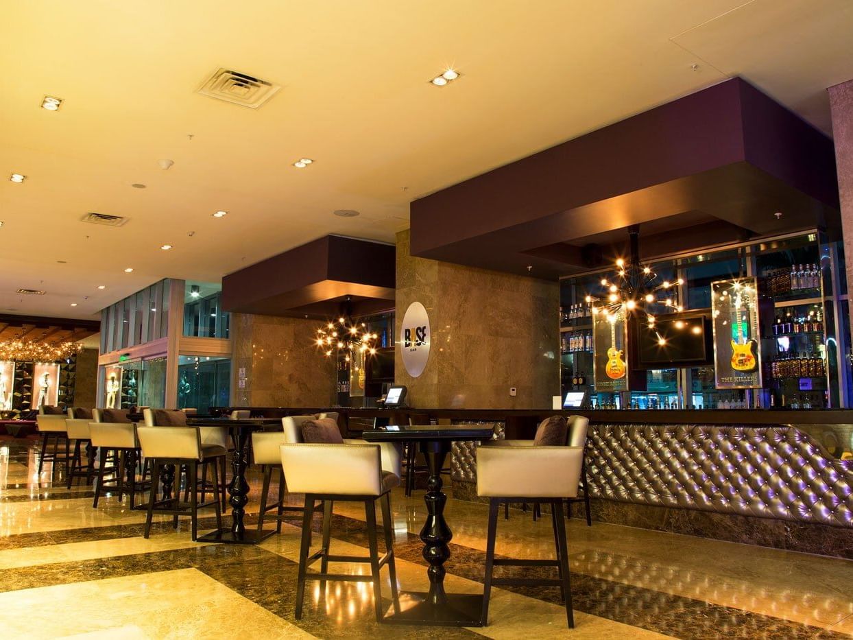 Base Bar with bar counter and elegant seating at Megapolis Hotel Panama