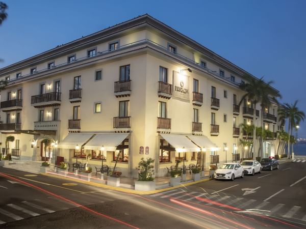 Exterior facade of Fiesta Inn Veracruz Malecon