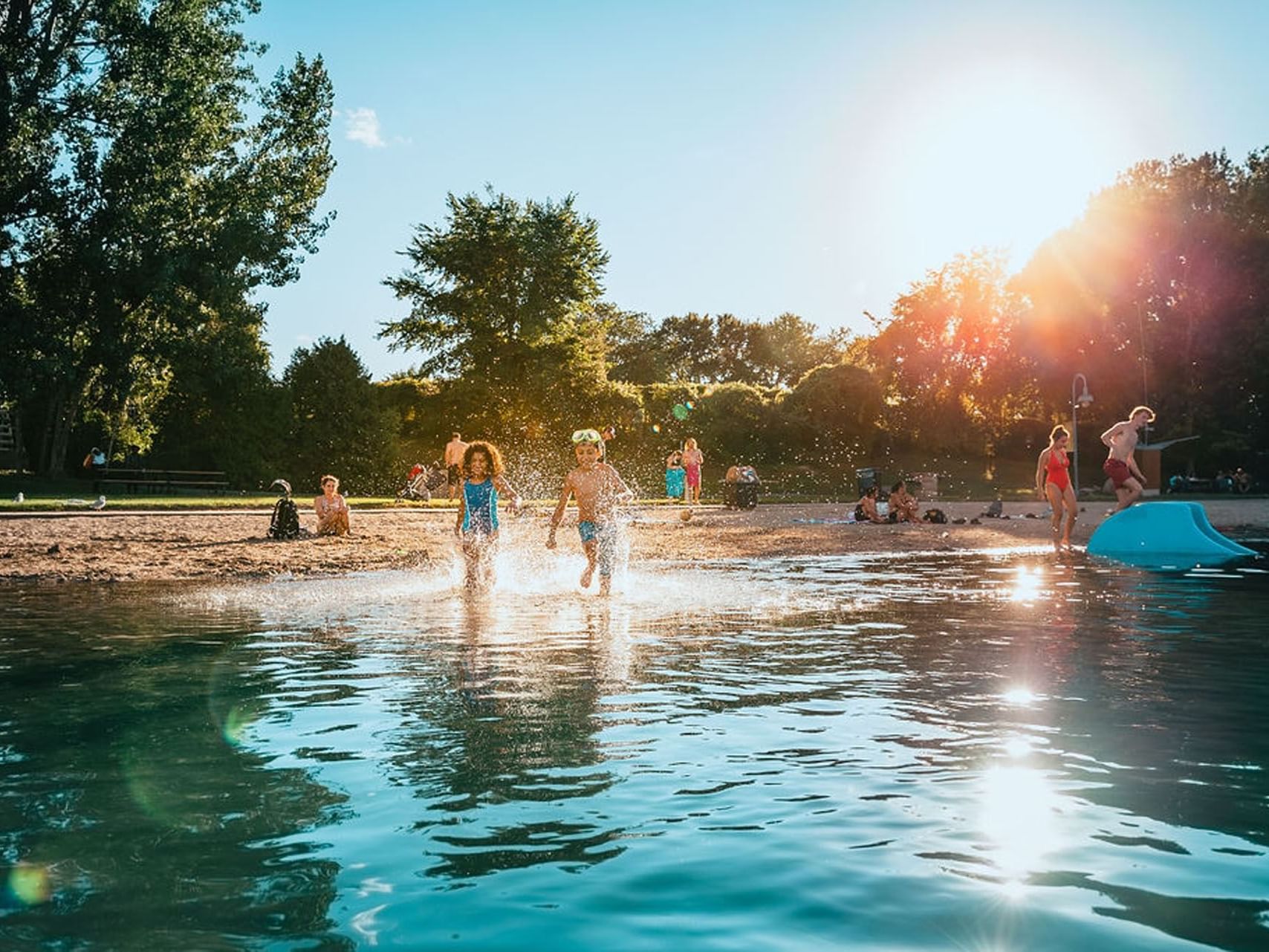 Kids playing in Parc Jean-Drapeau near Honeyrose Hotel