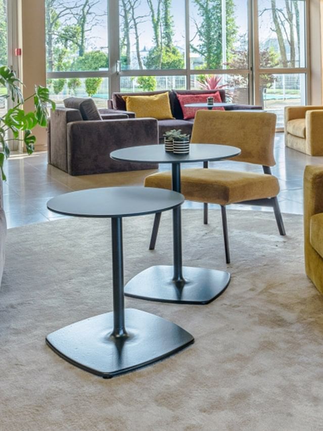 Espace salon du lobby à l'hôtel Oceania Quimper