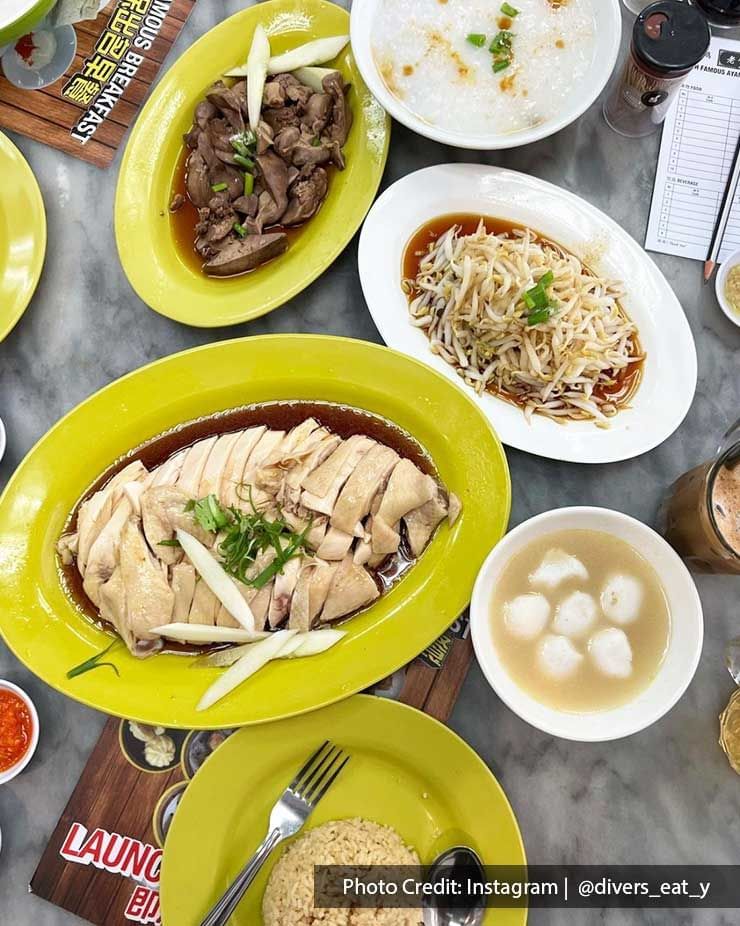 Famous Ipoh dishes such as steamed chicken and bean sprouts - Lexis Suites Penang