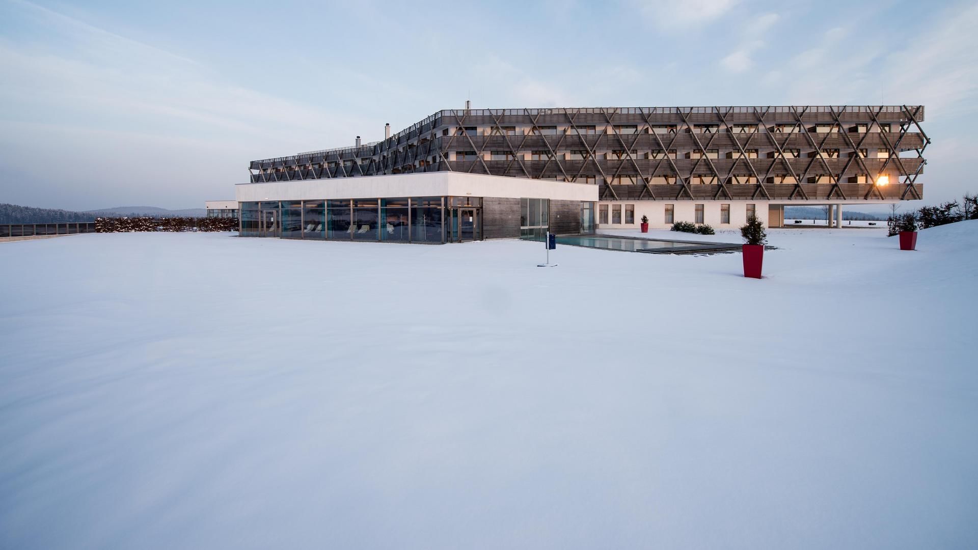 Falkensteiner Genuss- und Wohlfühlhotel Mühlviertel Außenansicht Winter