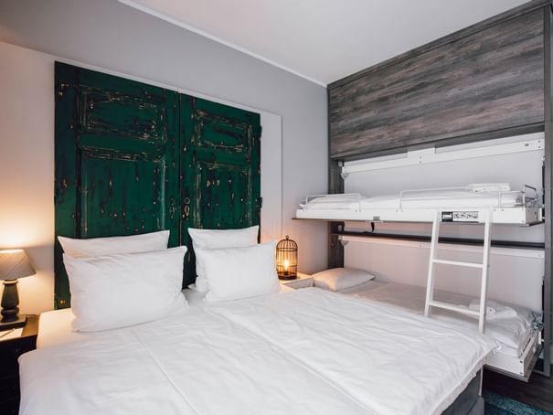 Quadruple Room with bunkbeds at Hotel Berlin Berlin