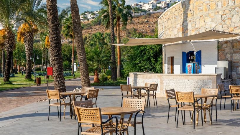 An outdoor dining area in Samara Bar at Bodrum Imperial