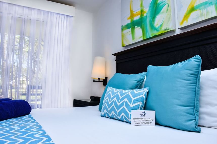 Pillow arrangement in Deluxe Room at Blue JackTar Hotel & Golf