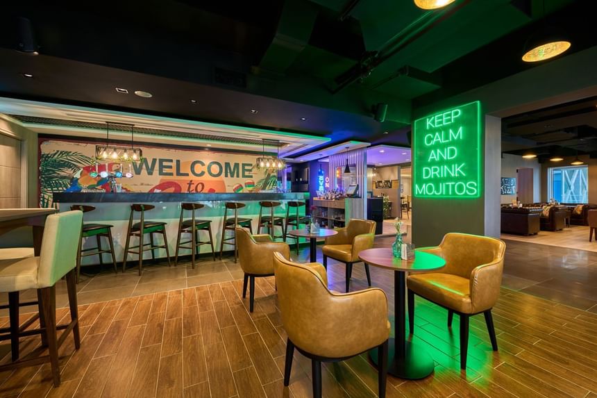 Carlton Hotels & Suites Dubai bar