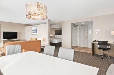 Living & dining area in Executive Suite at Best Western Premier