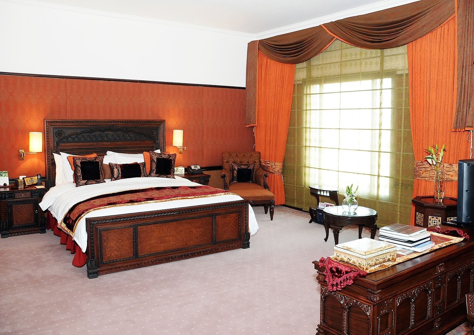 King bed in Presidential Suite at Islamabad Serena Hotel