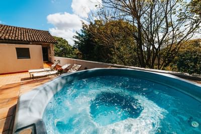 Vista del Jacuzzi Exterior en Los Mandarinos Boutique Hotel
