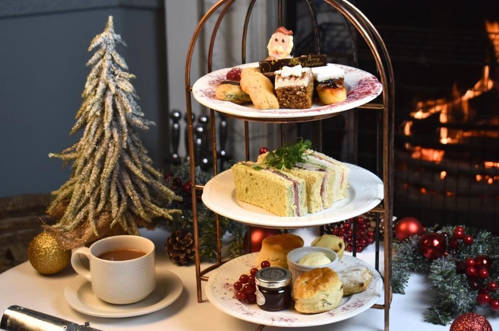 Christmas in Surrey | Gorse Hill | Woking