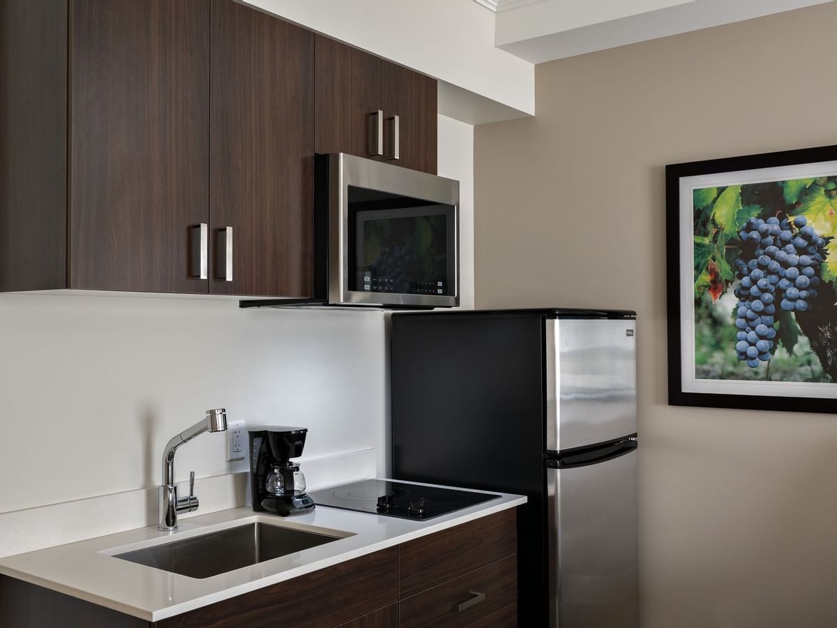 Kitchen sink and refrigerator