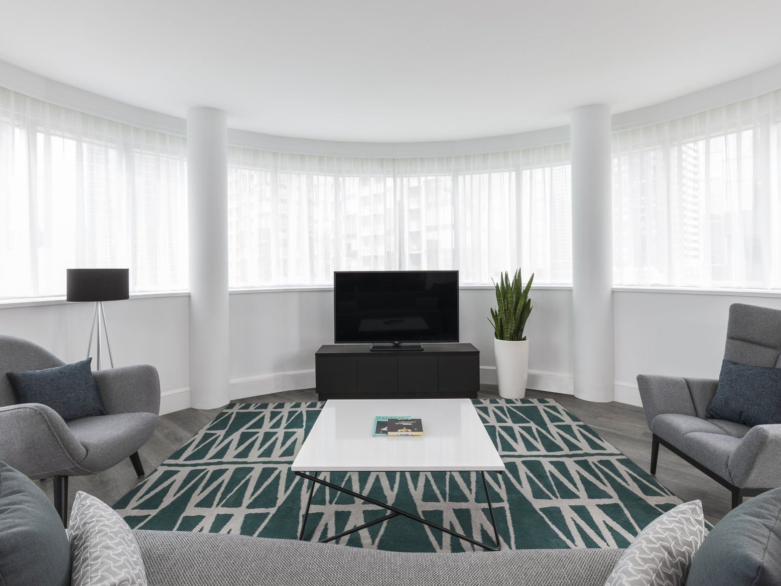 Penthouse Suite Drummond Warwick Le Crystal Montreal