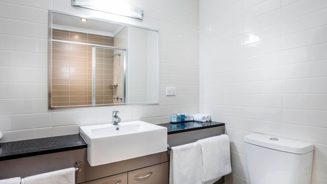 Vanity of Standard Twin bathroom at Novotel Darwin Airport