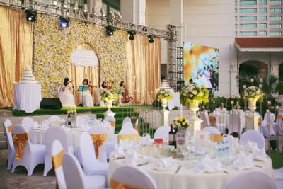 Elegant wedding reception set-up at Hanoi Daewoo Hotel