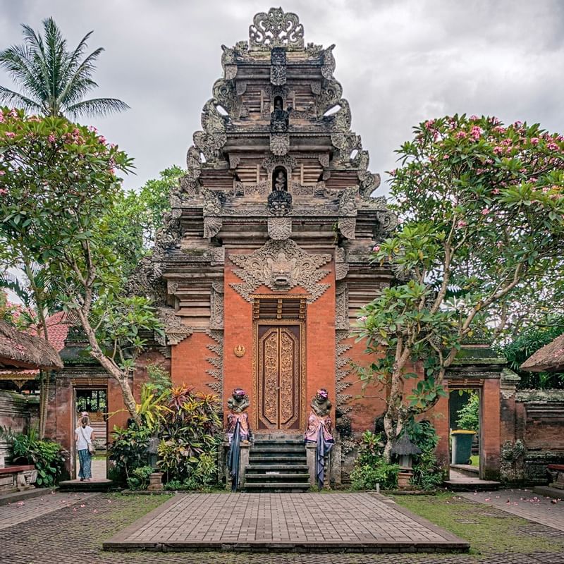 Ubud Palace & Ubud Market - WARWICK CORPORATE