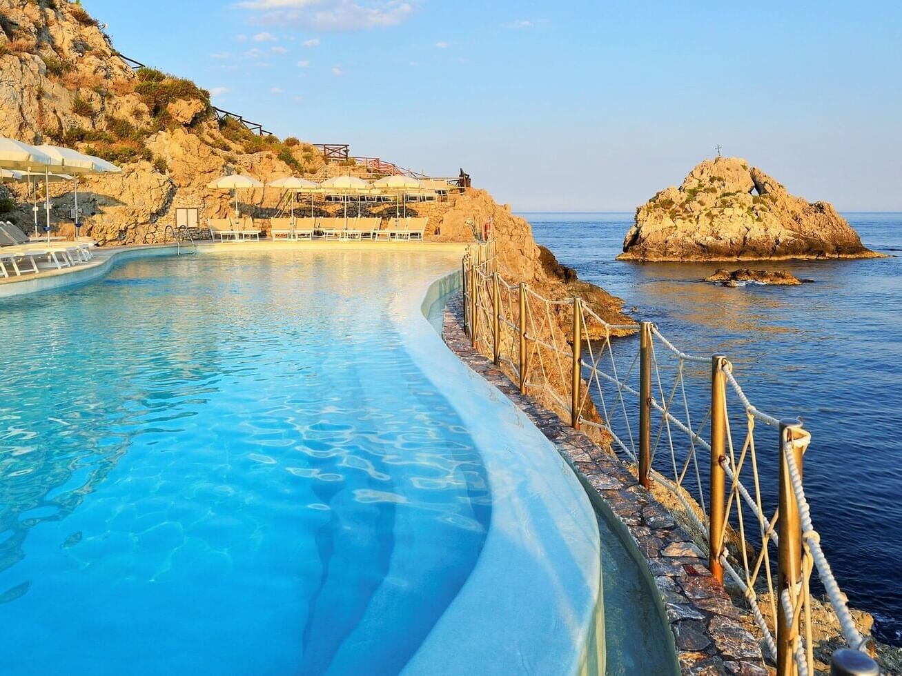 Hotel with outdoor pool Capotaormina