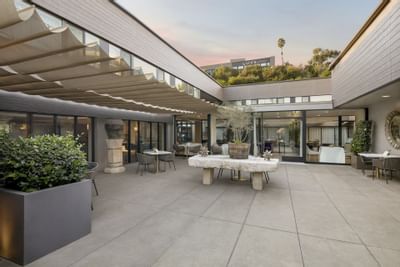 Outdoor Luxe Lounge Patio at Luxe Sunset Boulevard