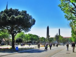 Historischer Sultanahmet-Platz, einst eine geschäftige Arena für byzantinische Wagenrennen, heute ein Freilichtmuseum.