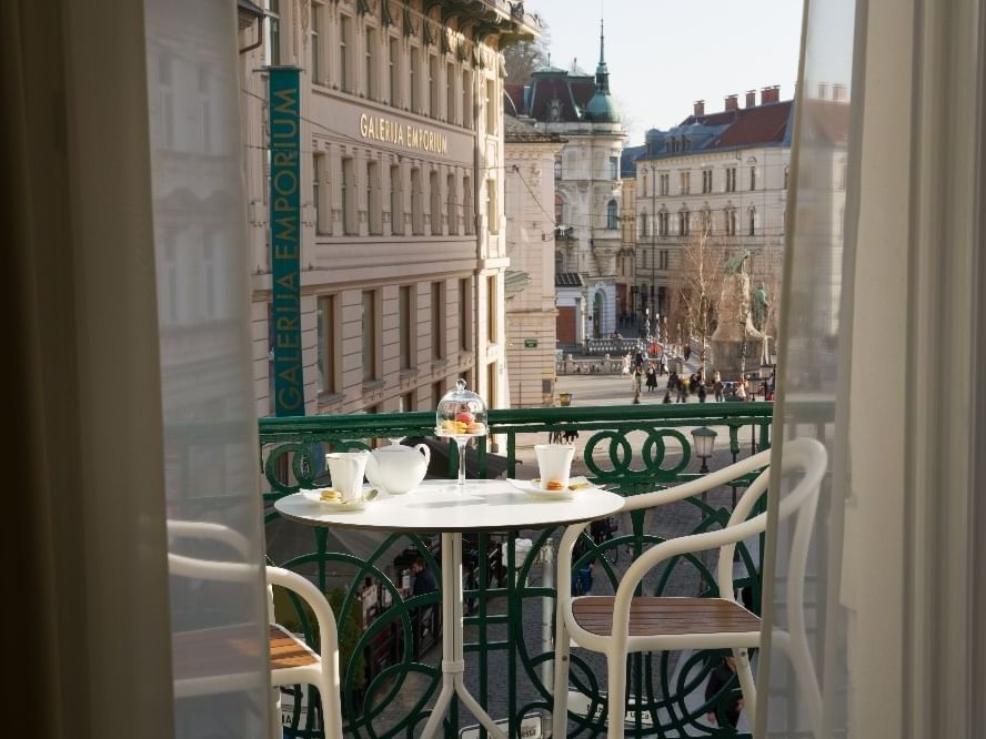 Grand Corner Suite - Balcony
