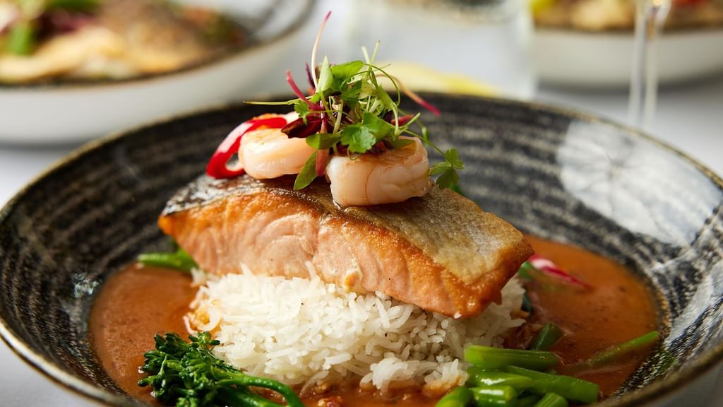 Salmon Fillet & Tiger Prawns