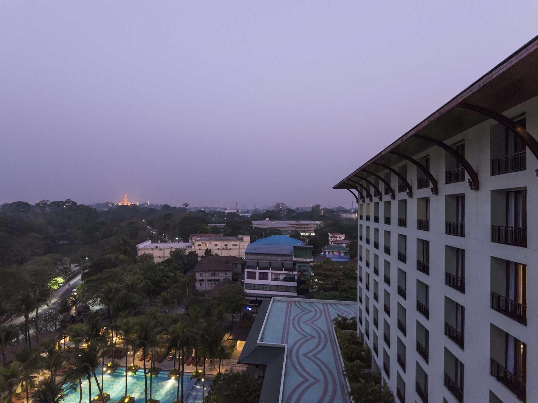 Chatrium Club Deluxe City View at Chatrium Royal Lake Yangon