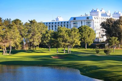 Titanic Golf Club lake