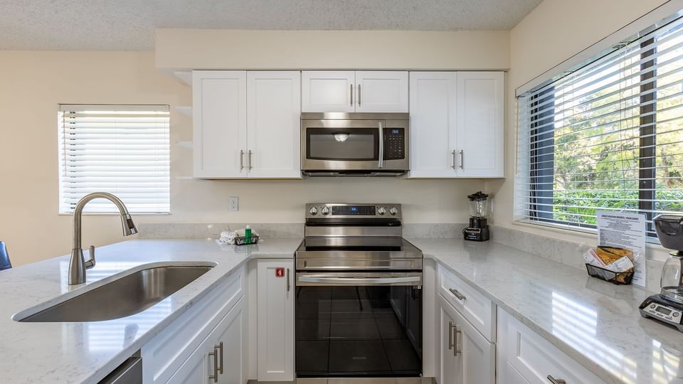 Kitchen, Two Bedroom Premium Suite in Palm Coast at Legacy Vacation Resorts