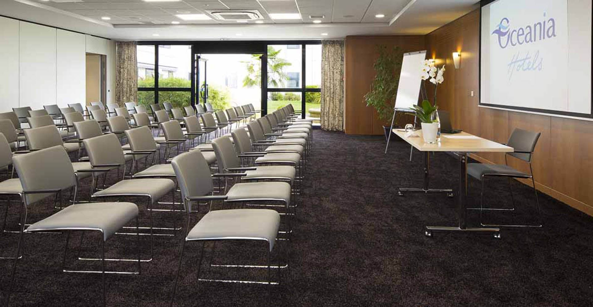 Theatre set-up in the Meeting Room at Oceania Rennes