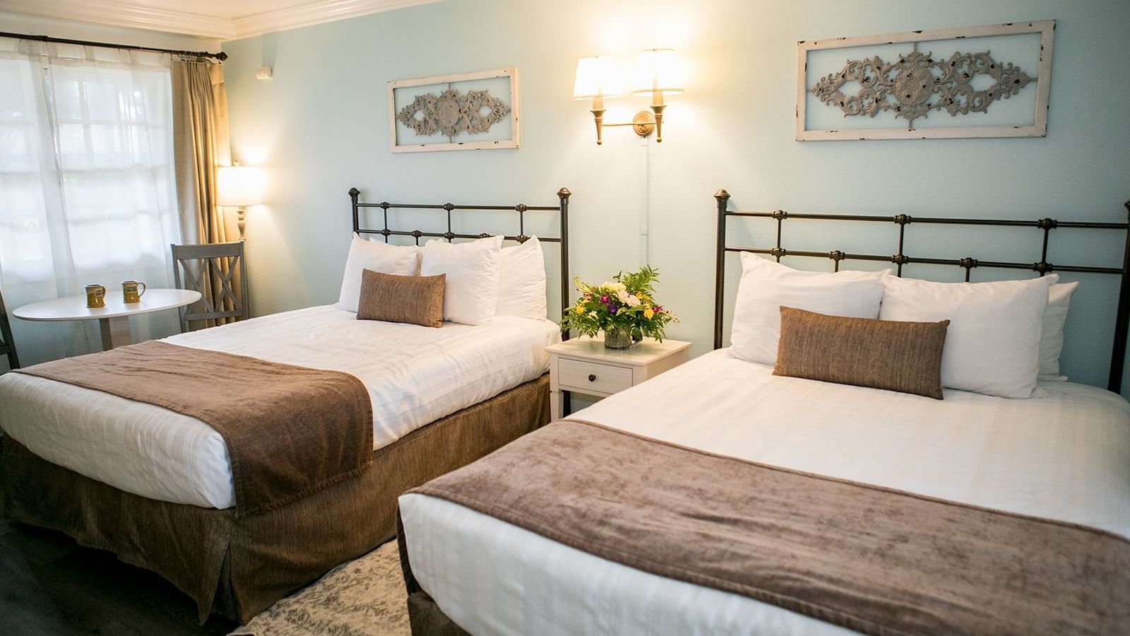 Hotel Rooms & Suites on Moonstone Beach - Sea Otter Inn