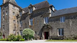 Exterior & front view of Manoir de Moellien