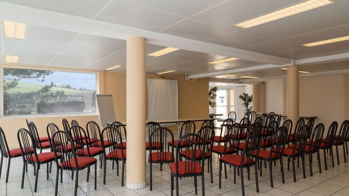 Interior of a dining area at Hotel L'Acropole