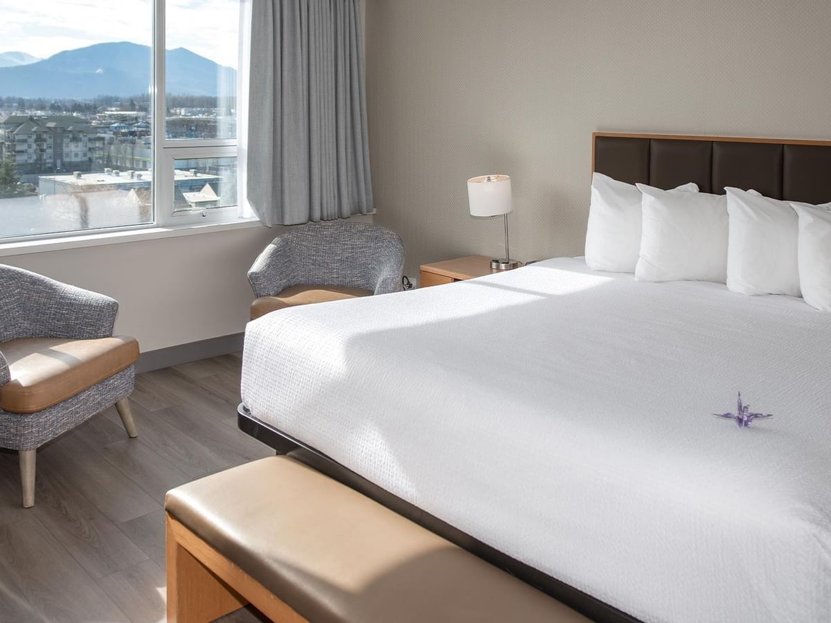 Coast Suite King with Pond View at Coast Chilliwack Hotel by APA.