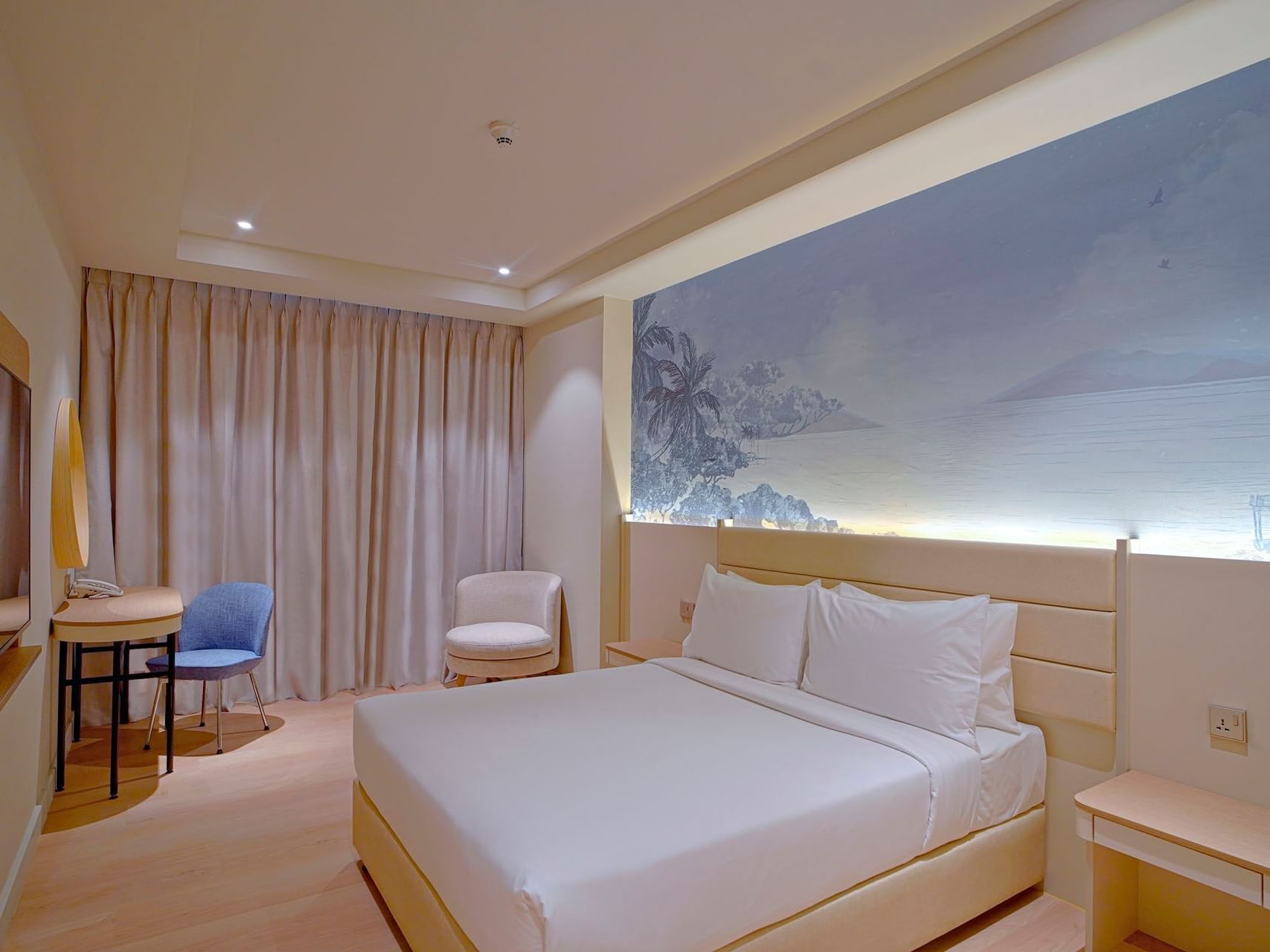 Work desk & lounger by the bed in Superior Double at Cititel Express Kota Kinabalu