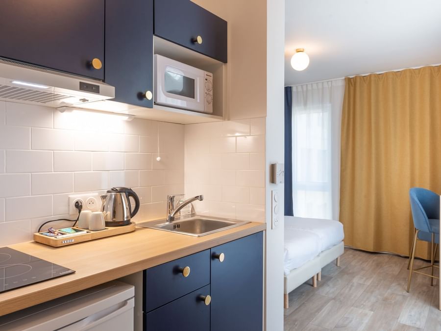 The kitchenette area in Double Studio at Residence Le Monde